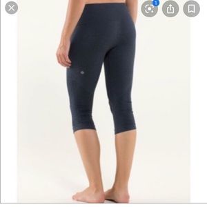Lululemon In The Flow Cropped Legging!